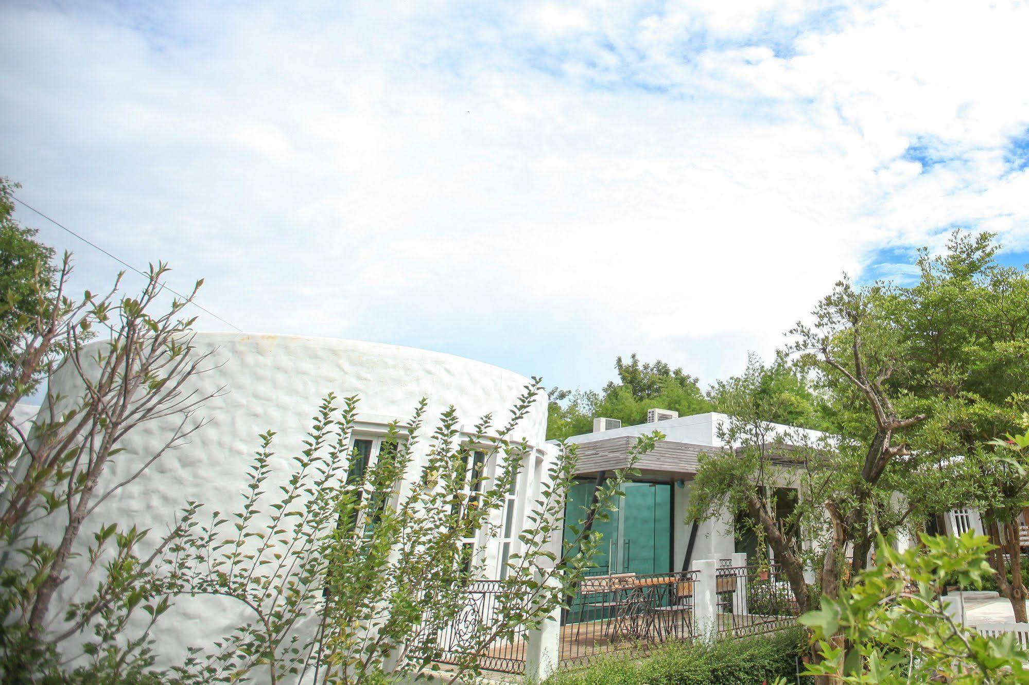Monkey House Hotel Чиангмай Екстериор снимка