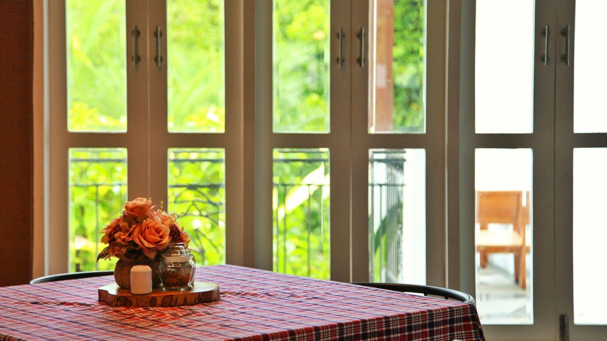 Monkey House Hotel Чиангмай Екстериор снимка