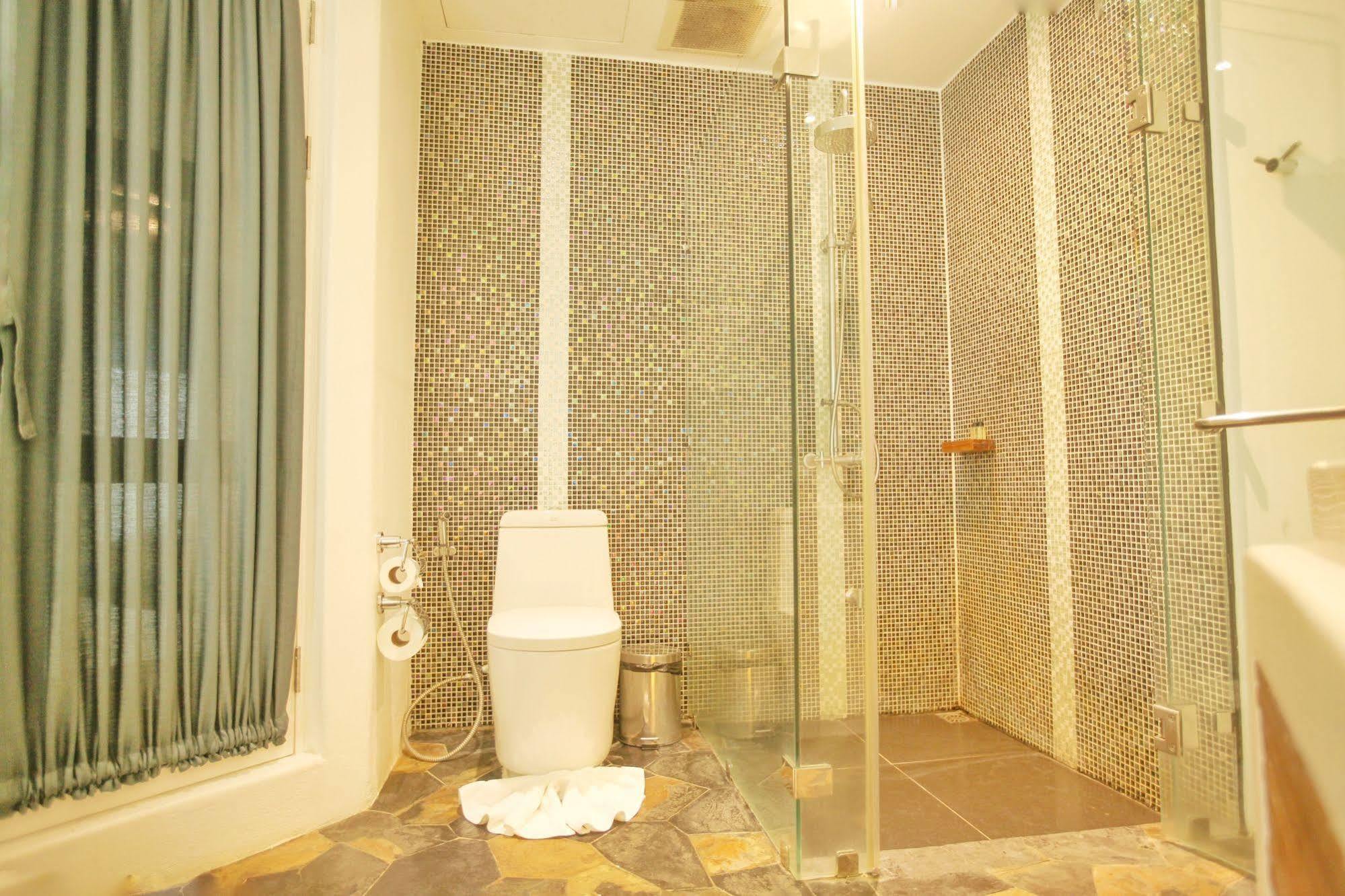 Monkey House Hotel Чиангмай Екстериор снимка
